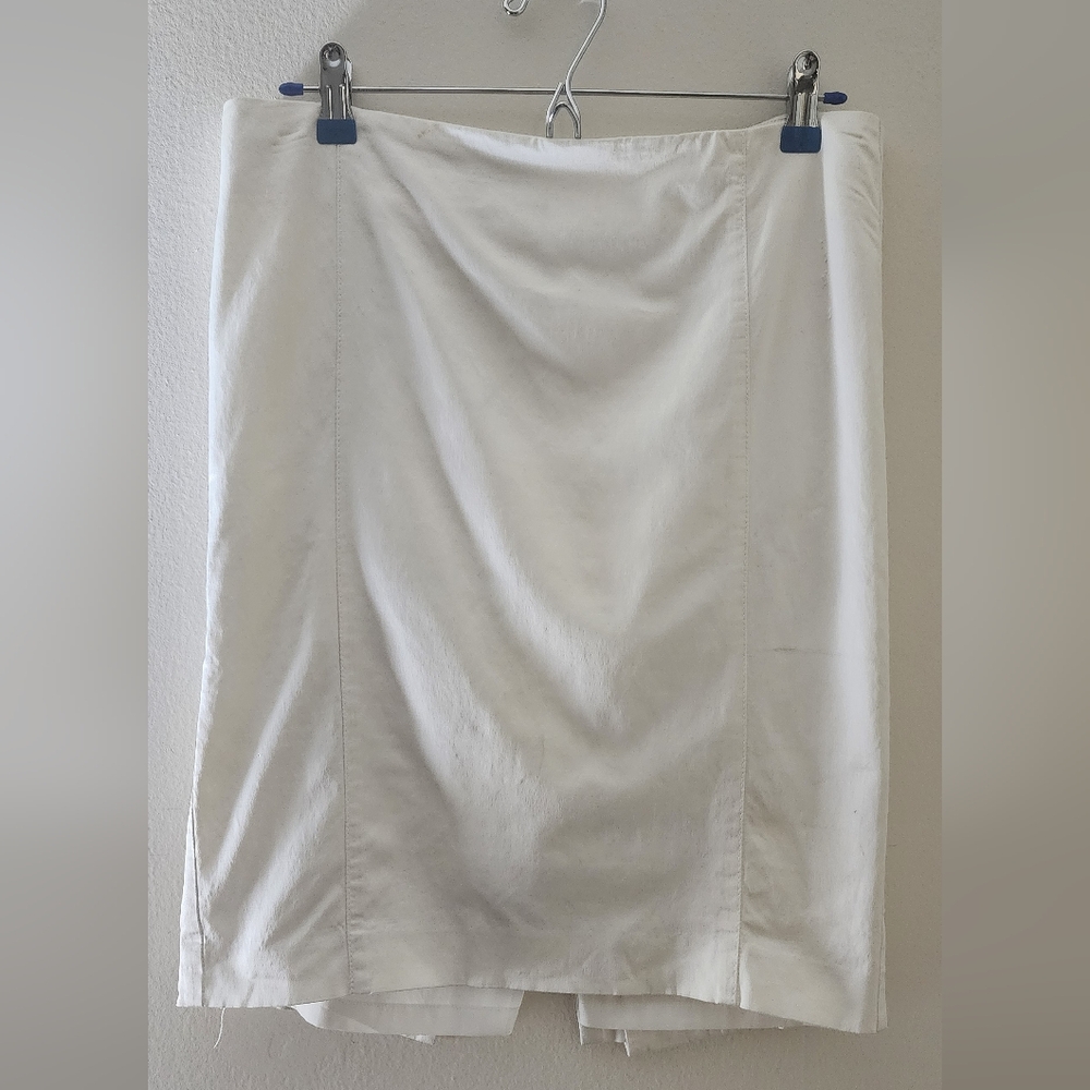 Bebe White Pencil Skirt Knee-Length Work